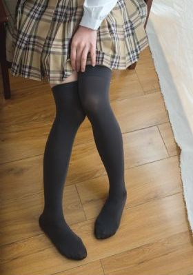 自愿做女室友的脚奴_720免费观看最新